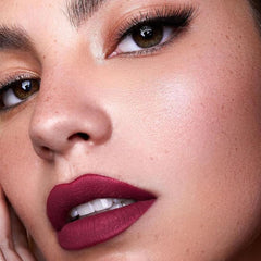 evpct close-up of liner tip for precise lip definition and clean edges