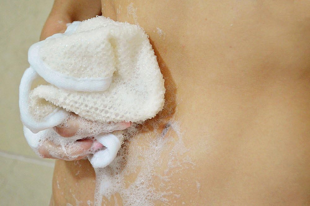 Evriholder PARADISO hanging in shower to illustrate quick drying benefit