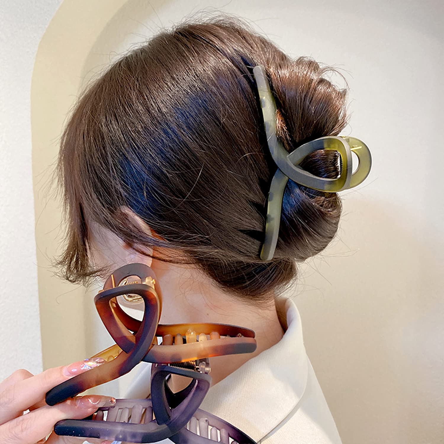 FAELBATY four gradient color clips laid flat, offering styling variety