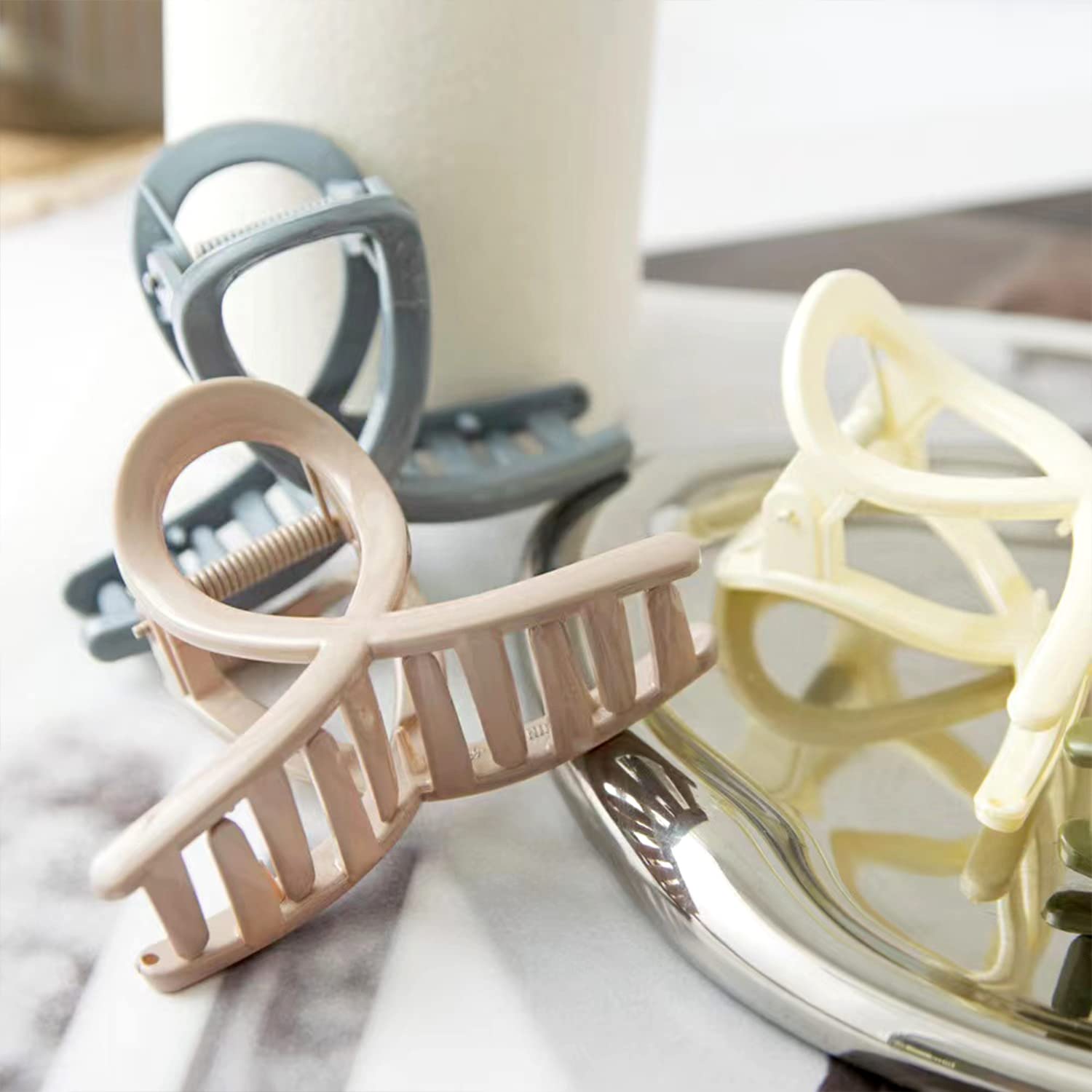 FAELBATY clip holding half-up hair to show comfortable, secure wear