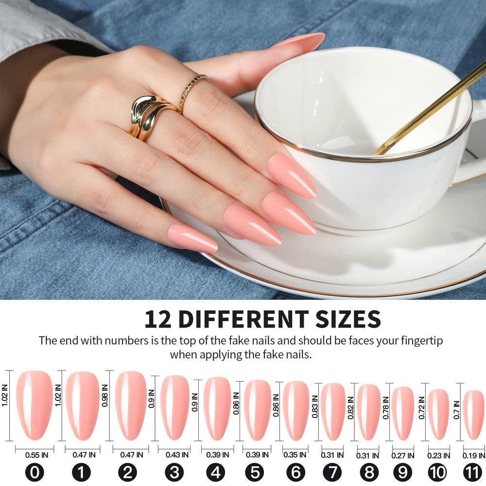 Fandamei lifestyle shot of evening outfit with nails, benefit: polished ready-to-wear look