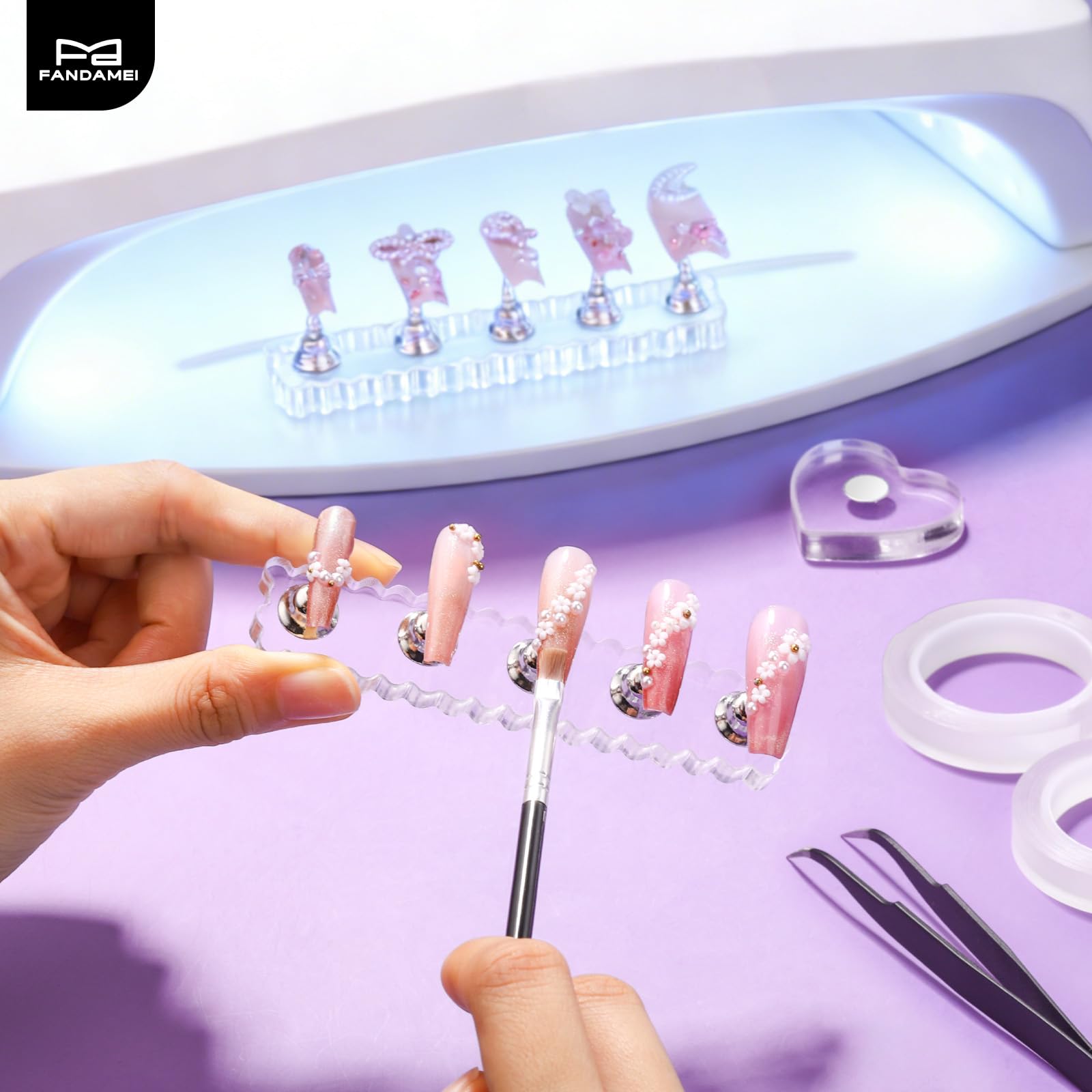 Fandamei studio scene with holders and camera showing professional photo-ready setup