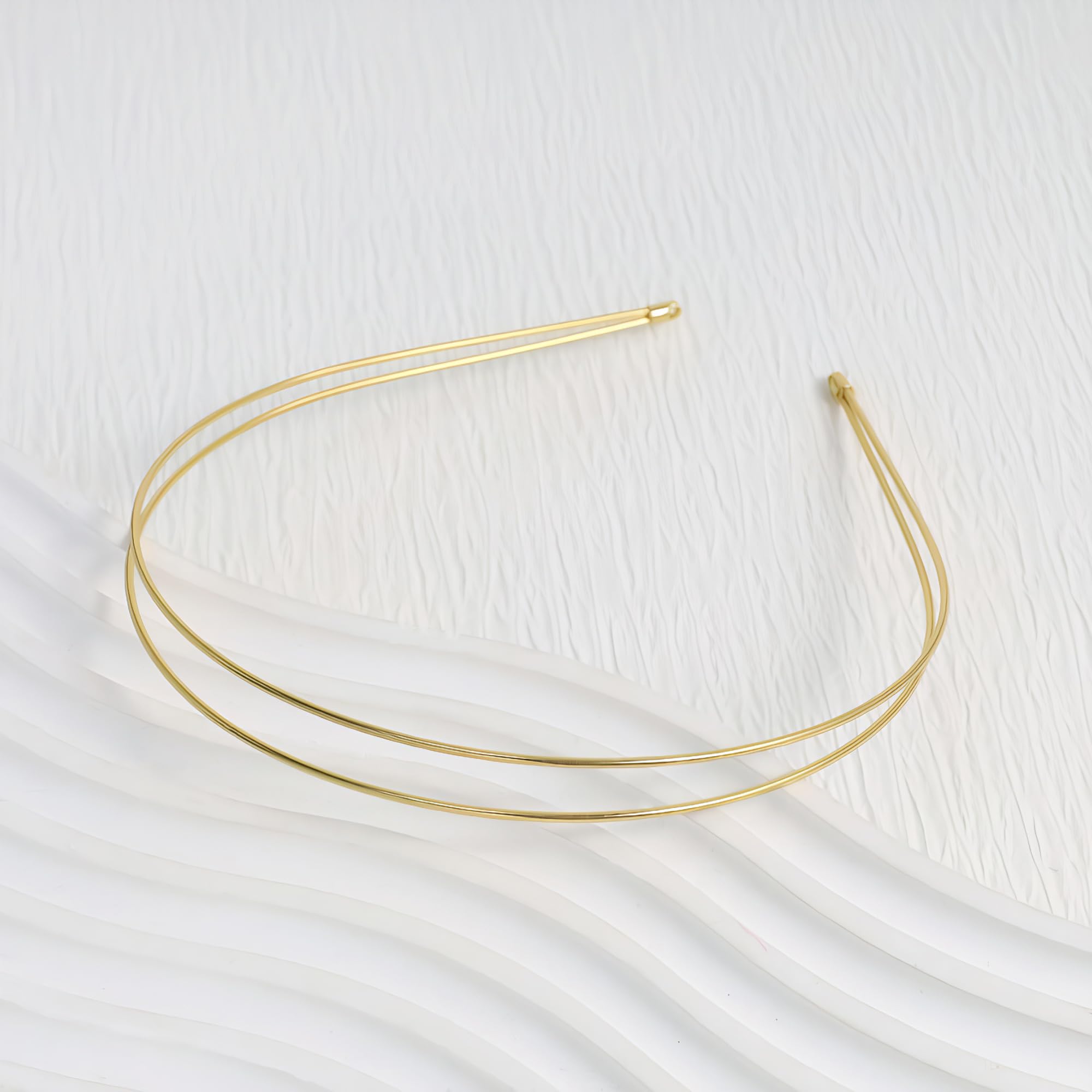 FANSSYA headband next to a ruler showing scale and lightweight proportions for comfort