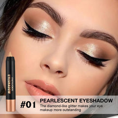 FeiCuiYun dual-ended crayon close-up highlighting wide and fine tips for precision