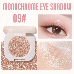 FeiCuiYun fingertip swatch on lid showing intense shimmer payoff