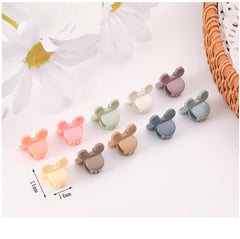 Feilguee spread of mixed-color clips illustrating styling and color coordination