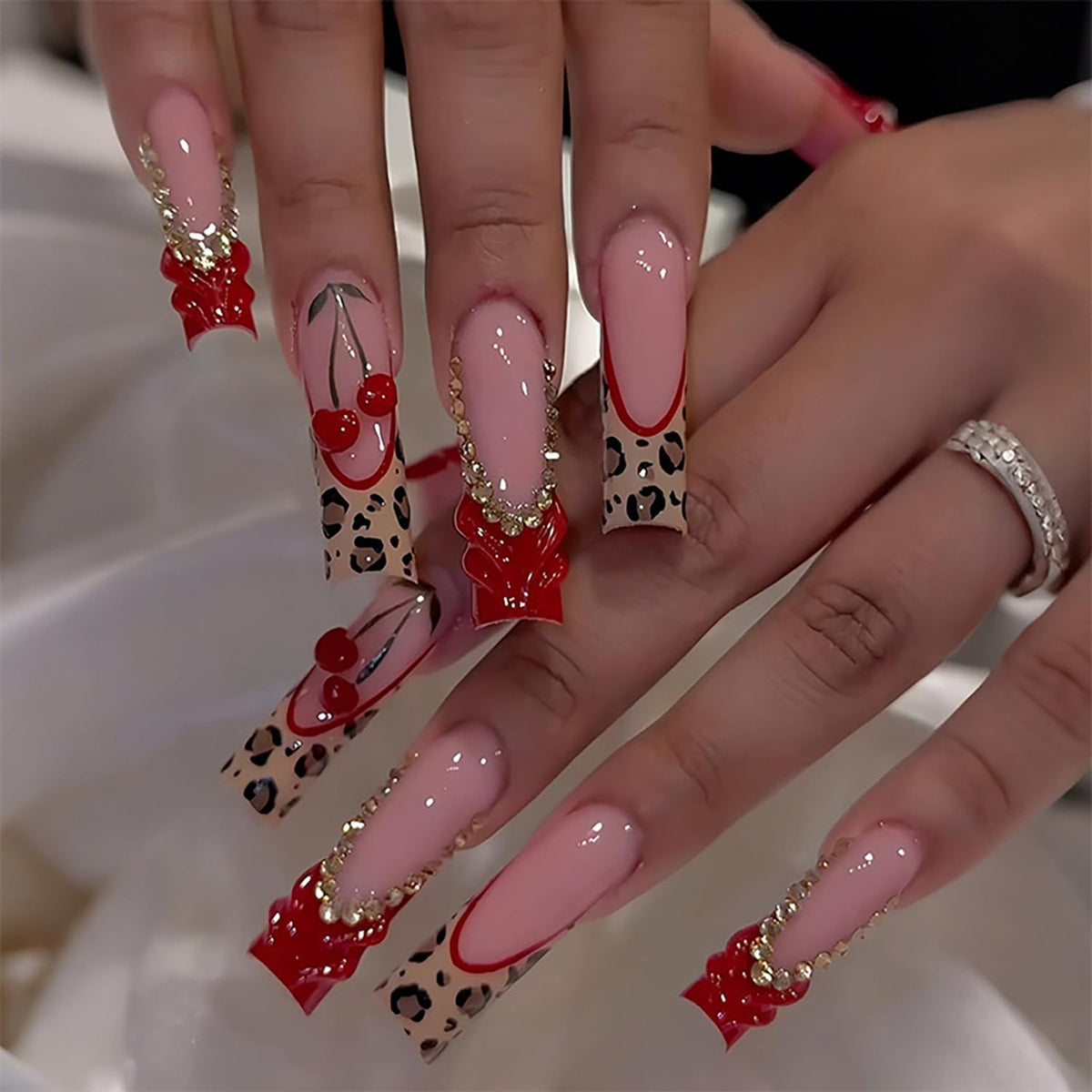 FIEONCIY front view of full-pack press-on nails showing design and quantity