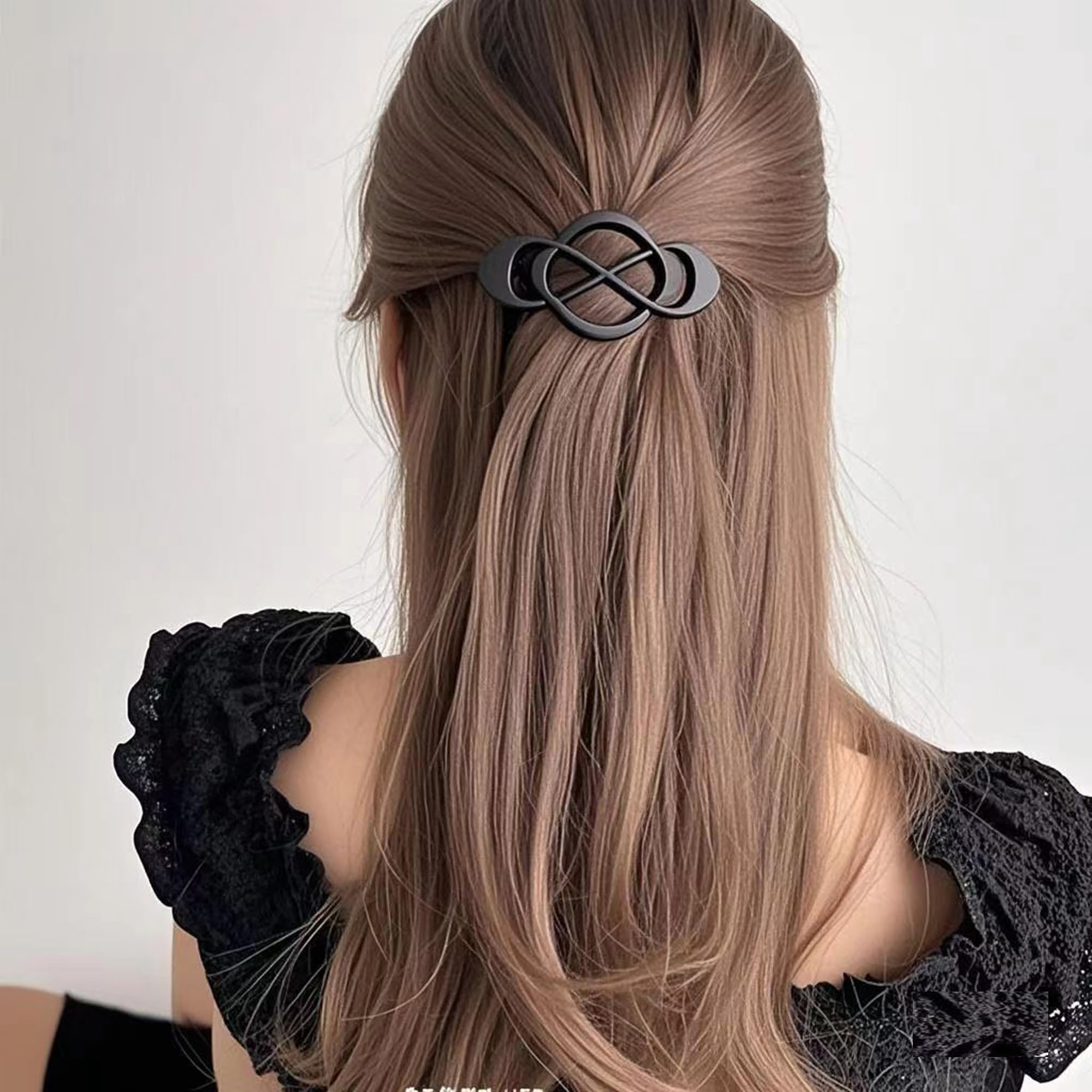 Fireach side view of wide-tooth profile gripping thick hair securely without pulling