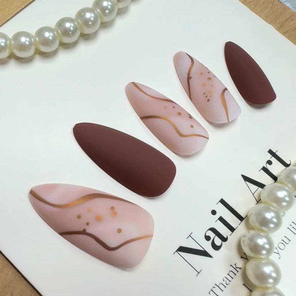 FJSMTOPl close-up of almond-shaped nail texture highlighting smooth matte finish for natural look