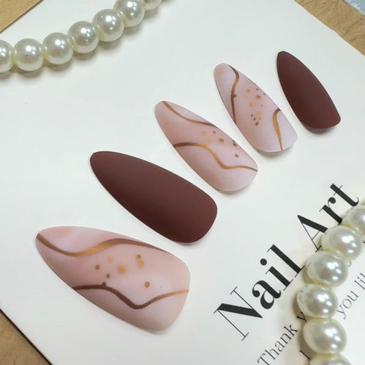 FJSMTOPl close-up of almond-shaped nail texture highlighting smooth matte finish for natural look