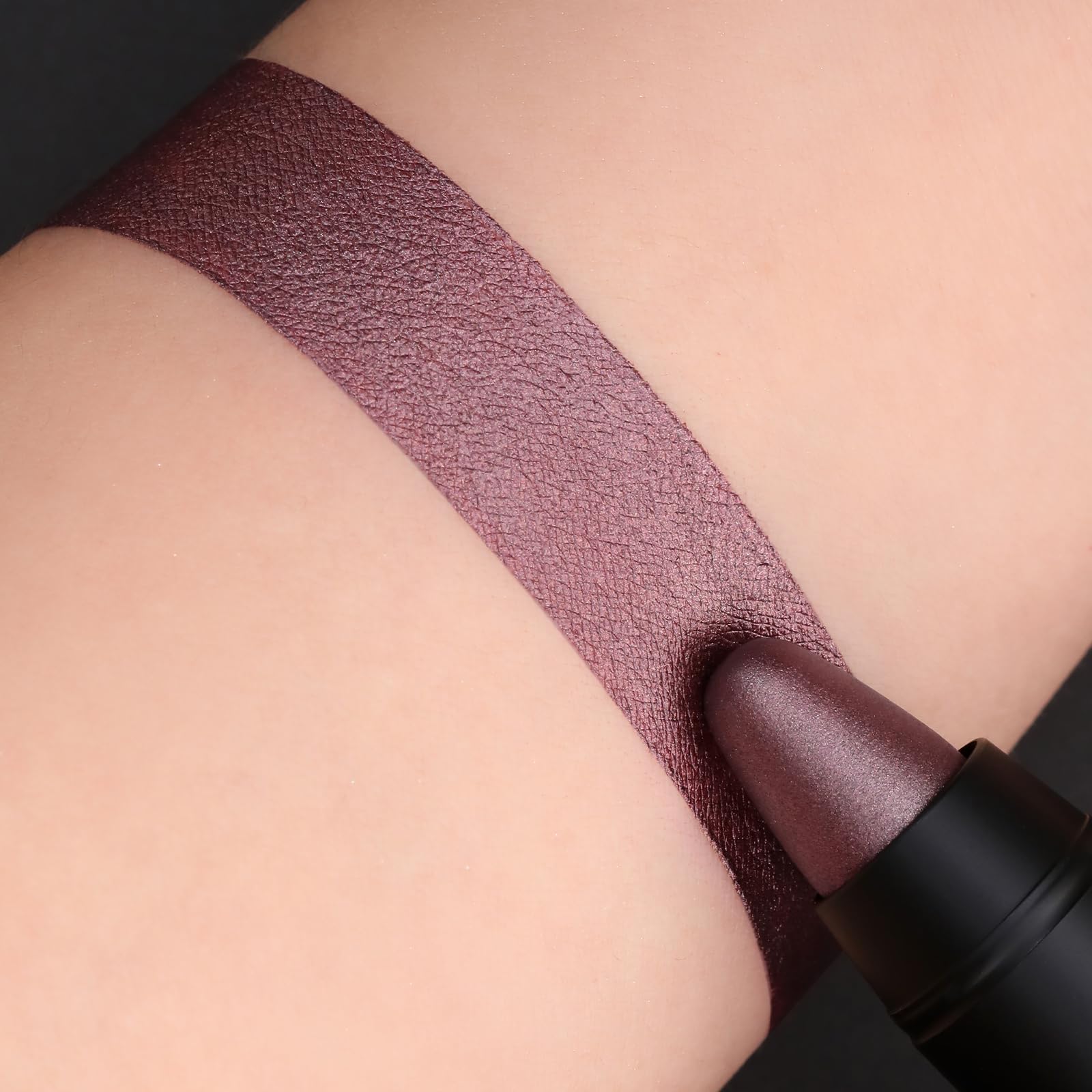 FOCALLURE crayon held in hand showing compact size and convenient portability