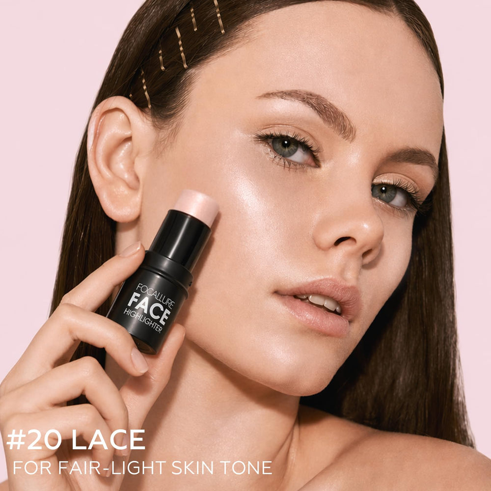 FOCALLURE LACE stick opened to reveal cream tip, easy precise application benefit