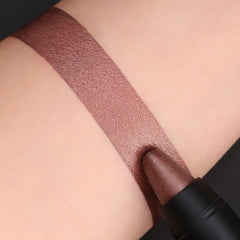 FOCALLURE lip crayon on model smiling outdoors benefit: wearable everyday shine