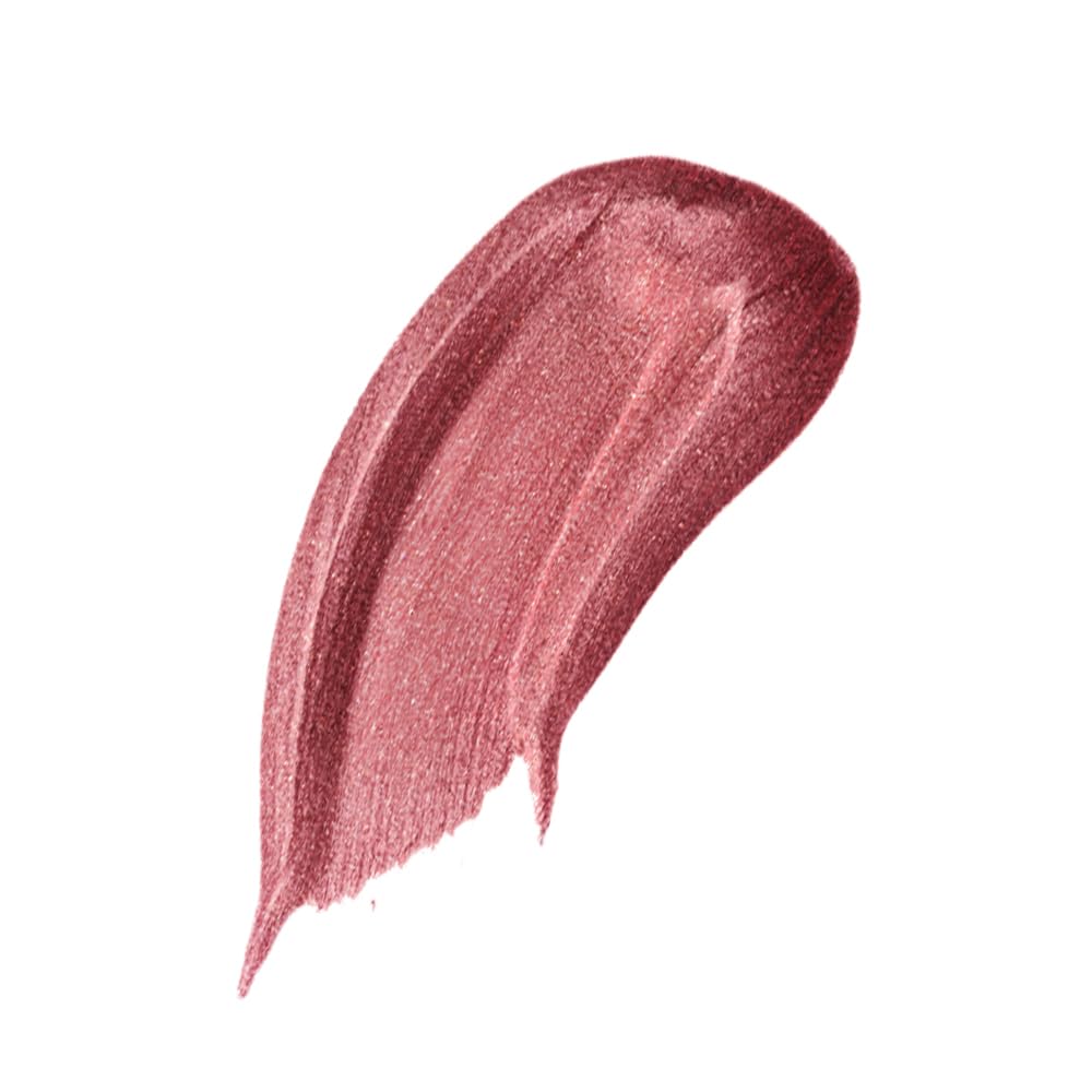 FOCALLURE lipstick applied on lips in lifestyle shot highlighting long-lasting shine