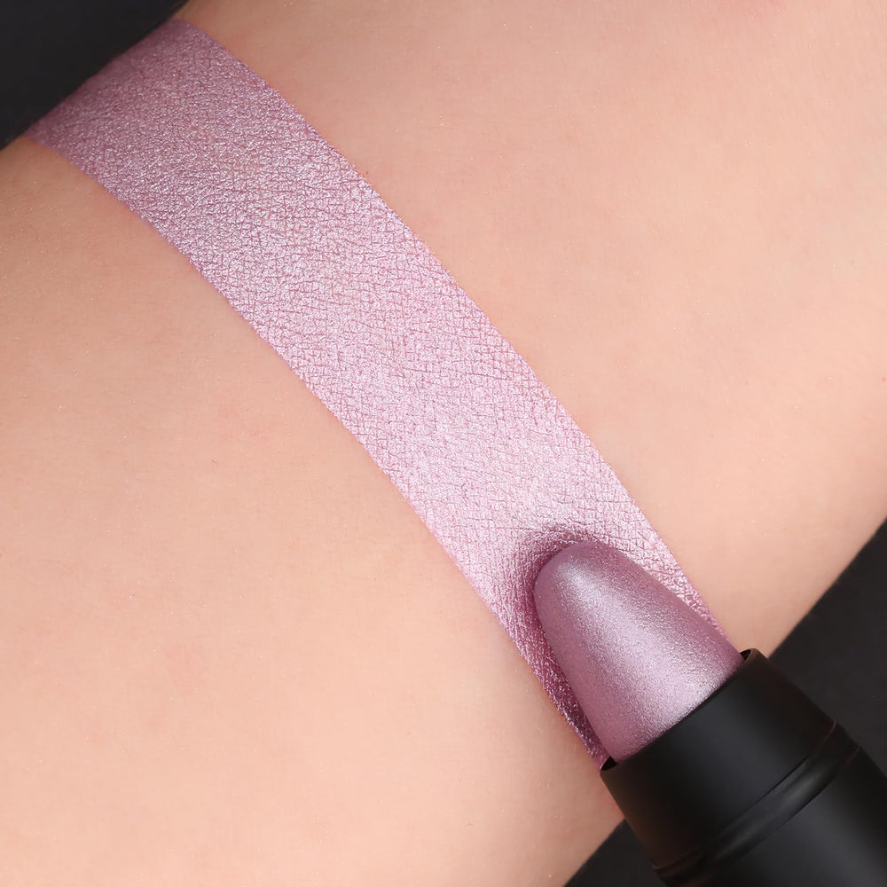 FOCALLURE in-hand scale image demonstrating compact size and easy portability