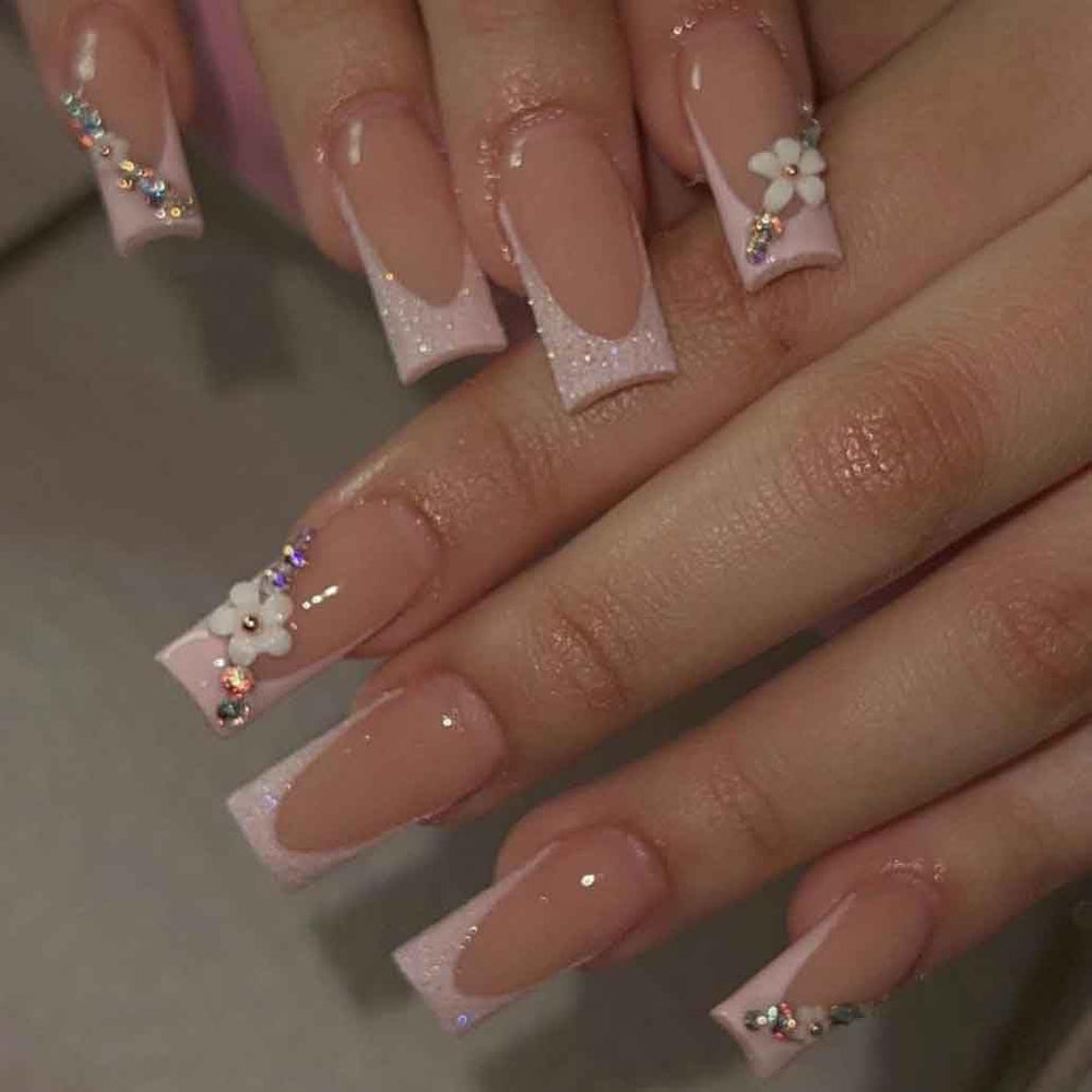 Foccna front packaging showing 24-piece press-on nail set and glossy finish benefit