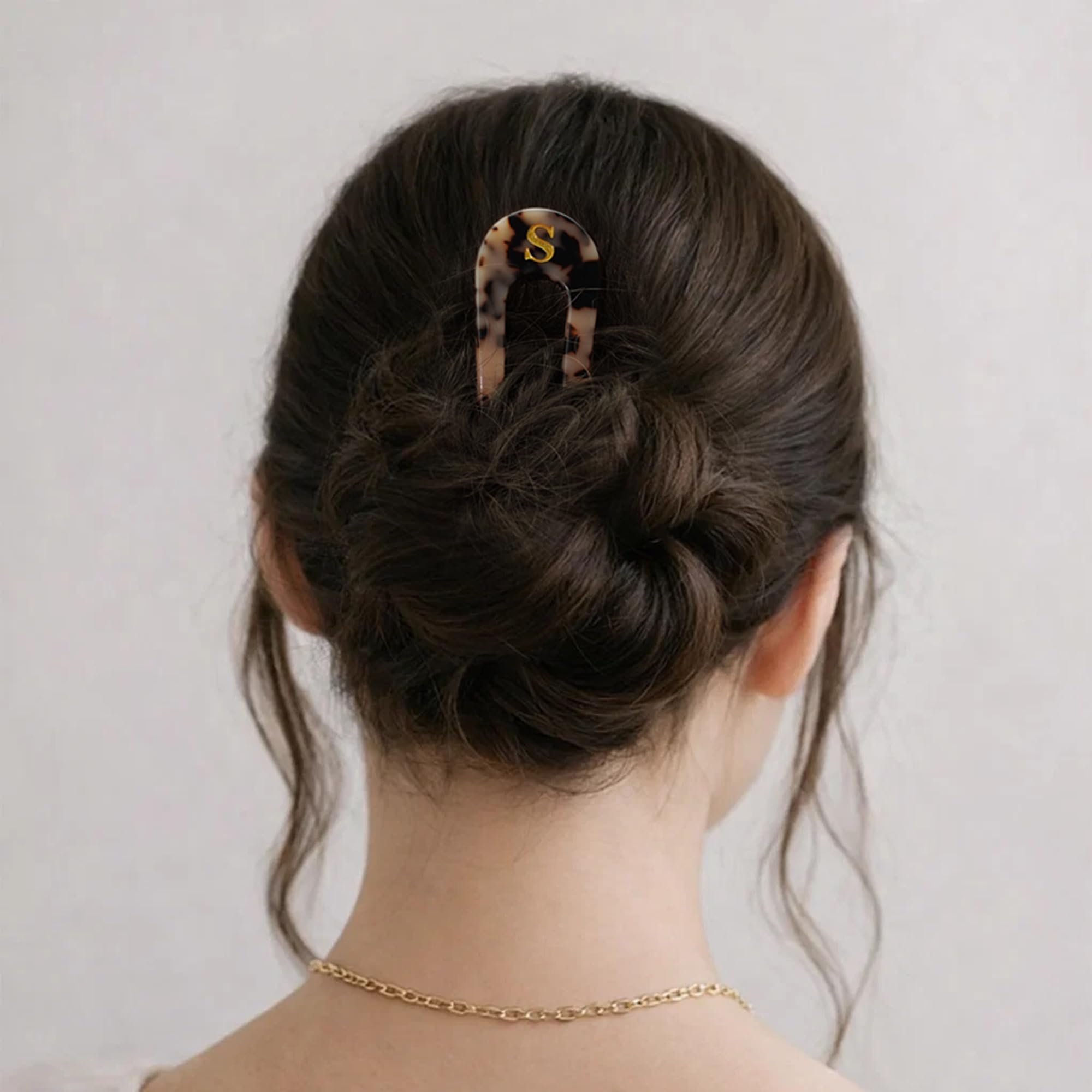 Fohufo side profile showing 5.3 inch length for secure hold in long hair