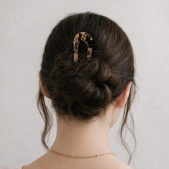 Fohufo side profile showing 5.3 inch length for secure hold in long hair