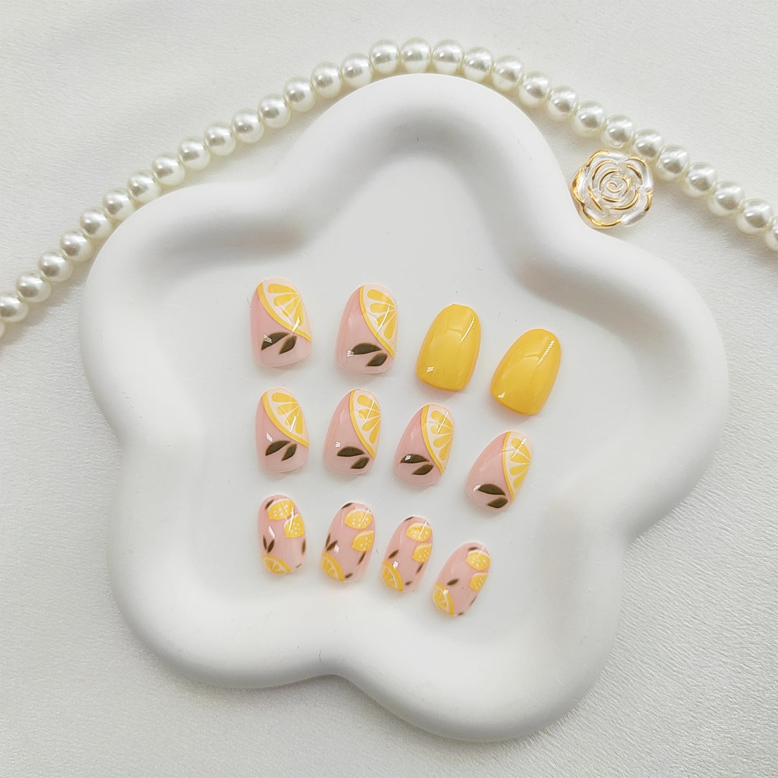 FOLONRAL in-hand scale display showing wearable short round nails size