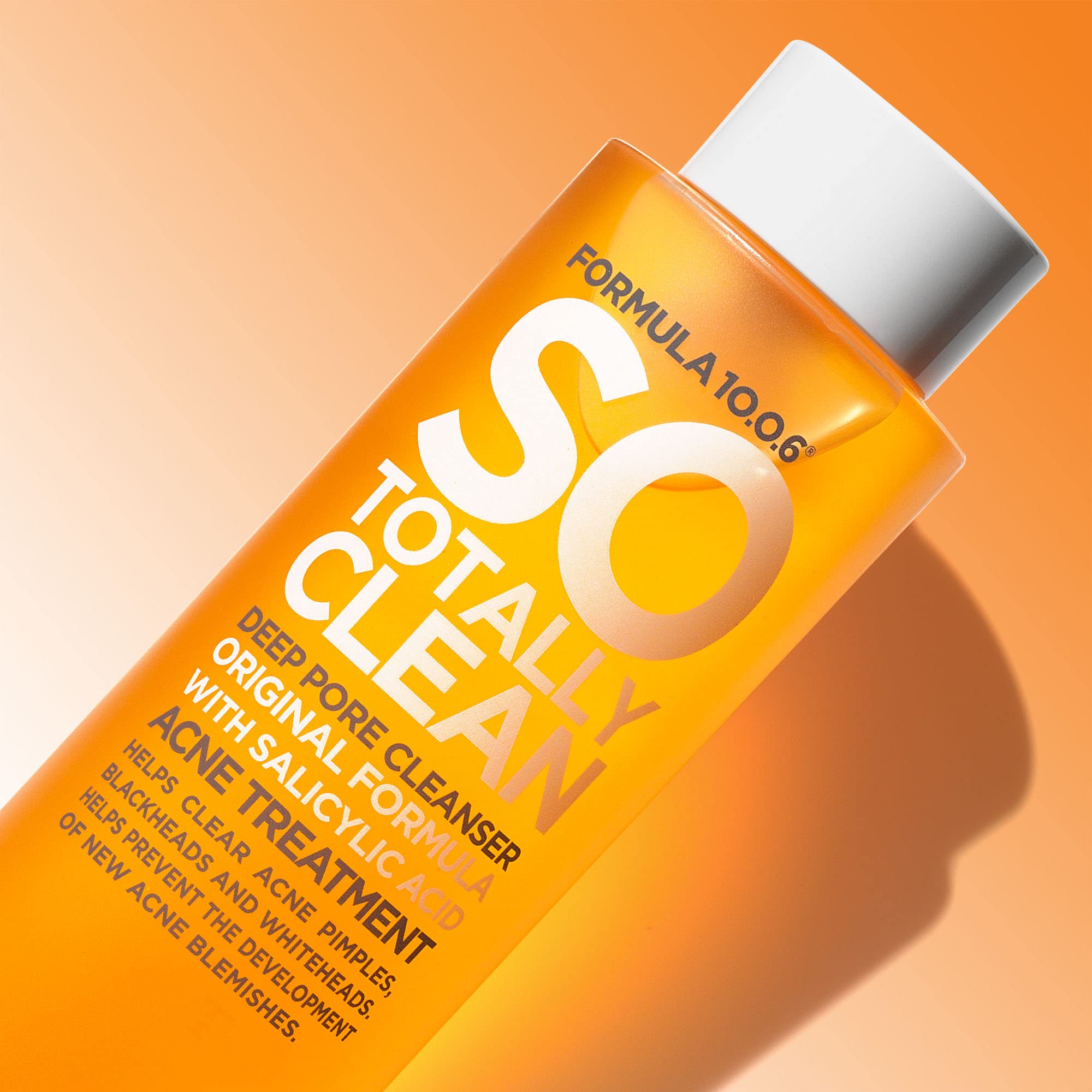 FORMULA 10.0.6 paired with moisturizer displaying balanced skincare results
