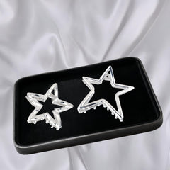 Fosrisix star clip securing a bun on thick hair for reliable strong hold