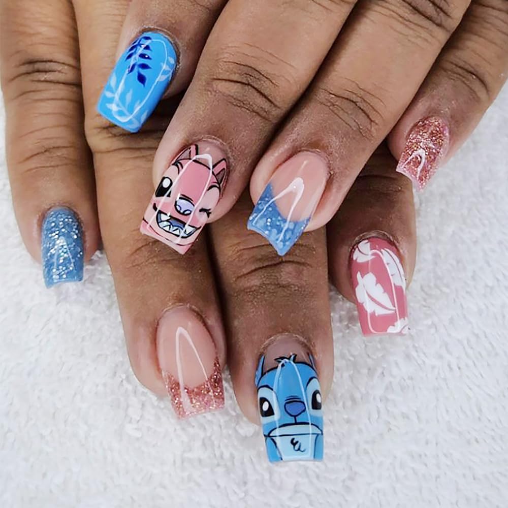 Foweso boxed front view showing red blue French-tip nails for instant style