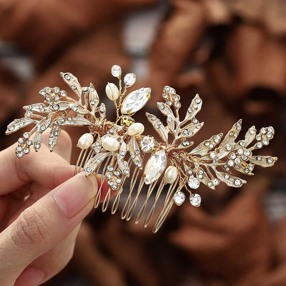 Foyte front view of bridal hair comb showcasing elegant leaf shape and shine