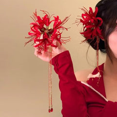 FQYN side view worn in hair displays how clip accents ponytails and buns