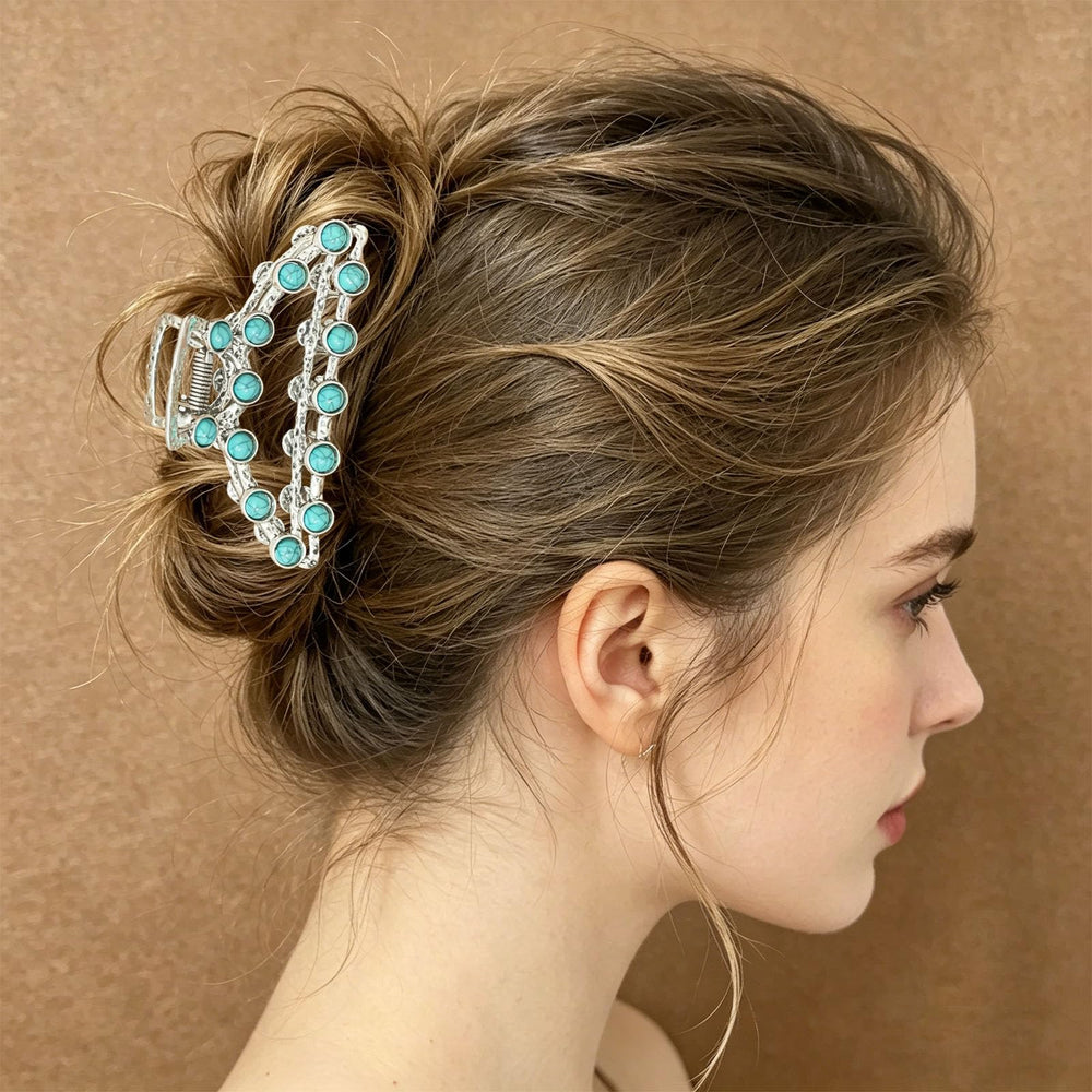 Frinnovan clip securing half-up hairstyle, shows quick styling convenience benefit