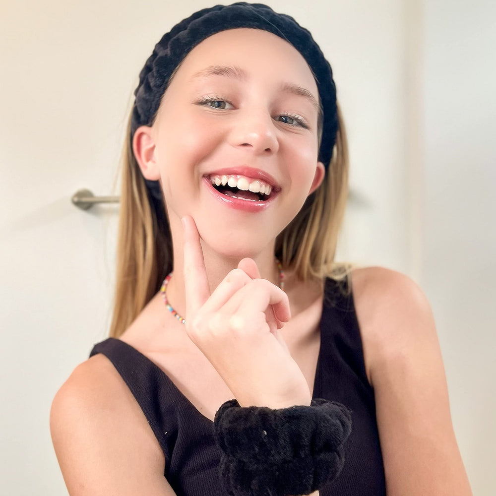FROG SAC wristband absorbing water on wrist to prevent drips