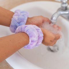 FROG SAC wristbands detail showing matching set to prevent arm drips