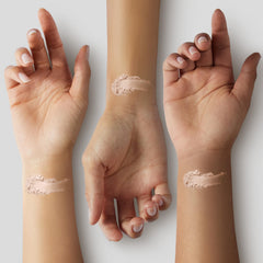 FV powder loaded on brush, shows easy application and even coverage benefit