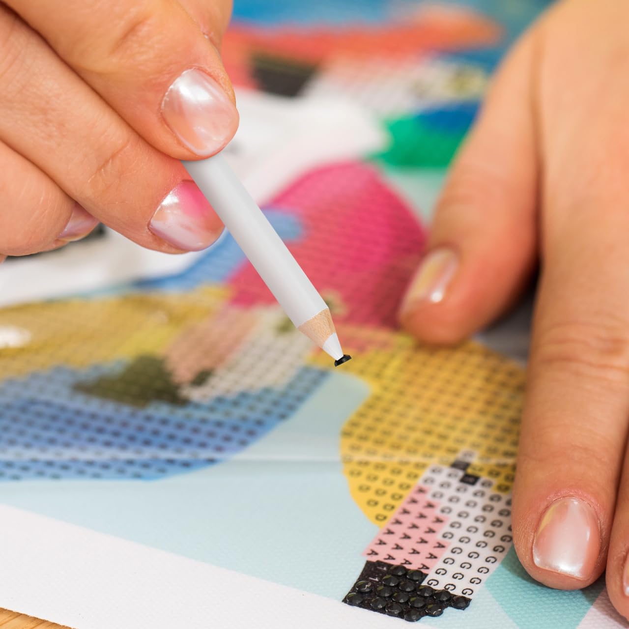 GALPADA pen in use applying gem to nail for neater nail art