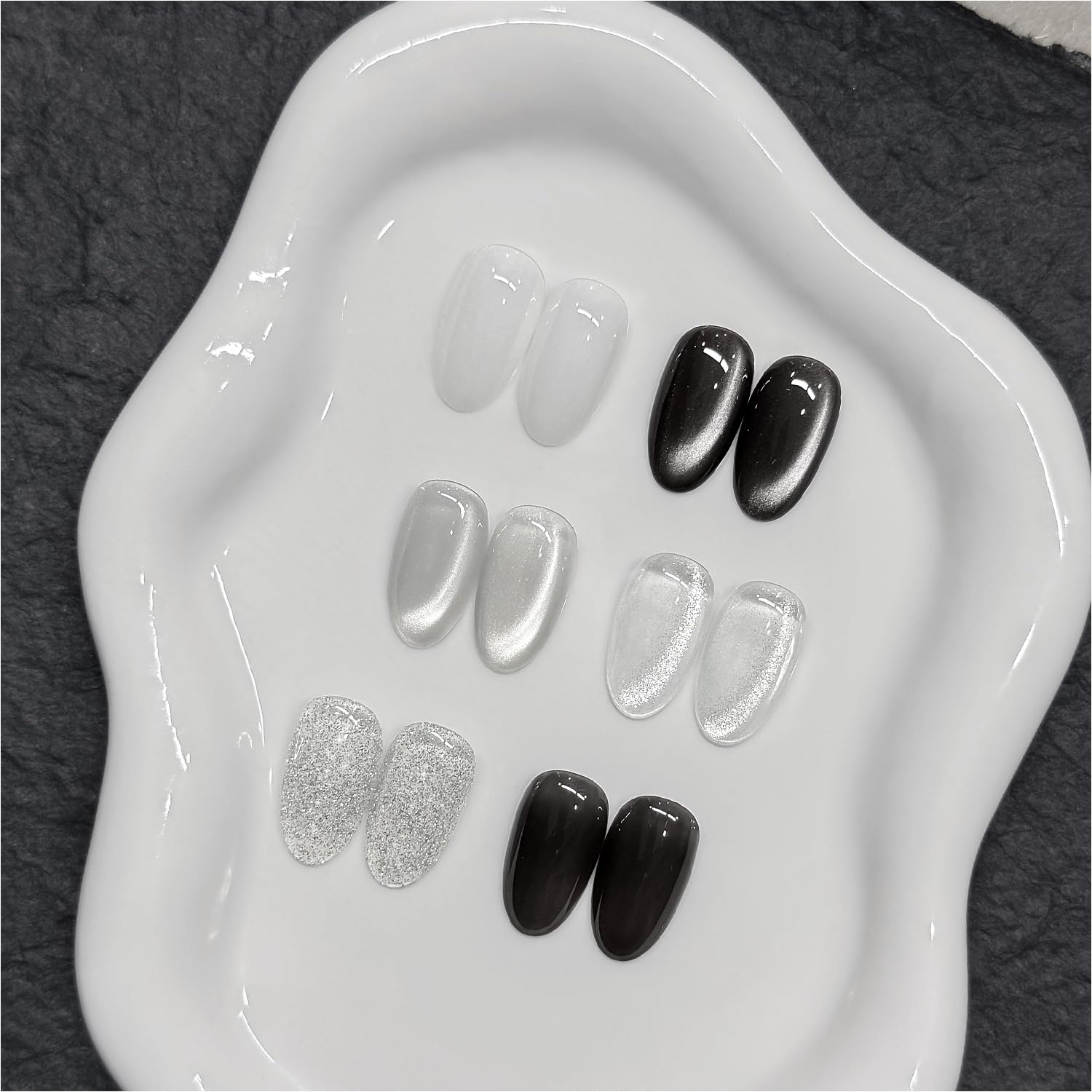 GAOY cat eye magnet beside bottle highlighting precise magnetic effect benefit