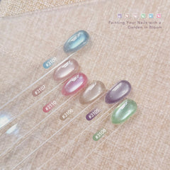 GAOY cat-eye magnet close-up demonstrating control for precise glitter stripe effects