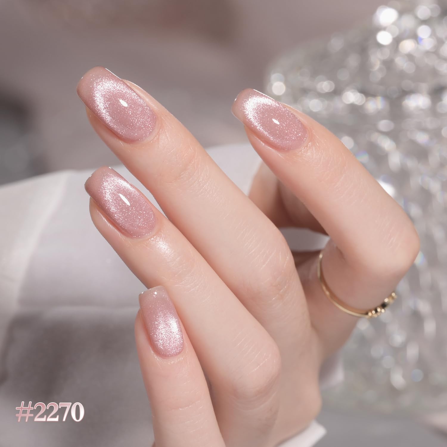GAOY close-up of finished cat-eye nail showing intense shimmer and depth