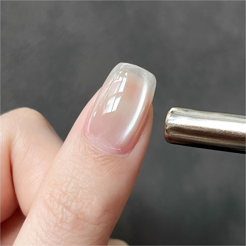 GAOY manicure on hand in lifestyle setting demonstrating wearable shimmering effect