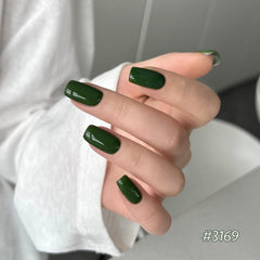GAOY brush stroke texture of emerald polish demonstrating smooth application benefit