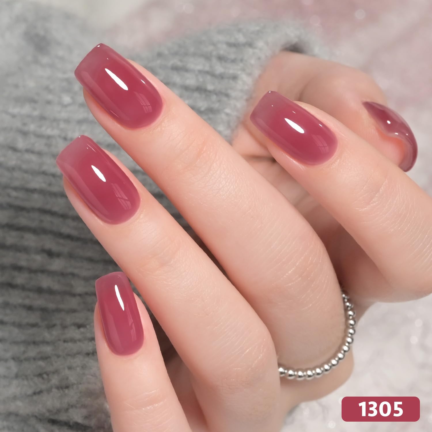GAOY jelly gel on model hand lifestyle photo showing salon-look results at home