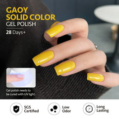 GAOY manicure in use on model hand demonstrating lasting glossy finish and style