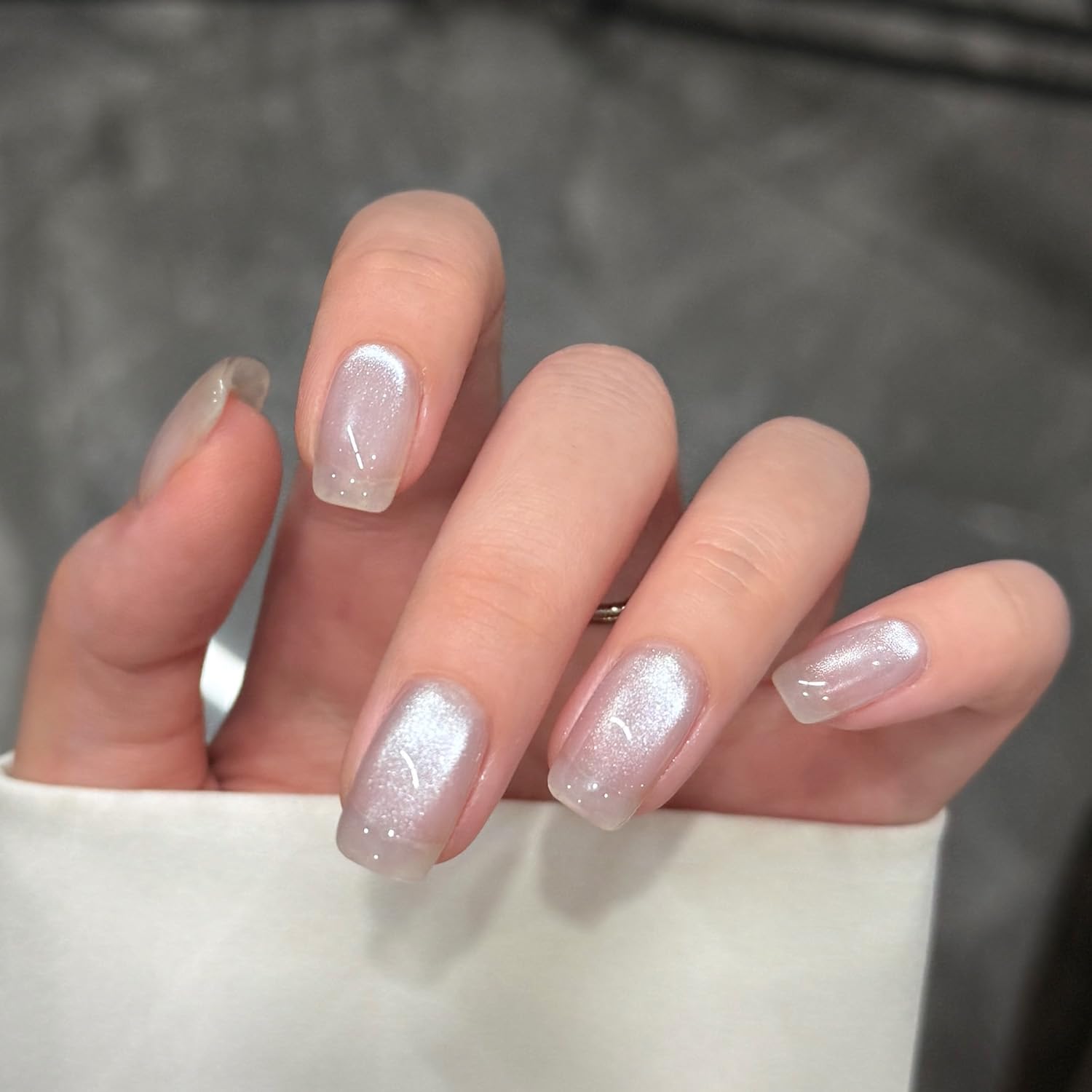 GAOY polish applied on nail demonstrating magnetic cat-eye band and visual depth