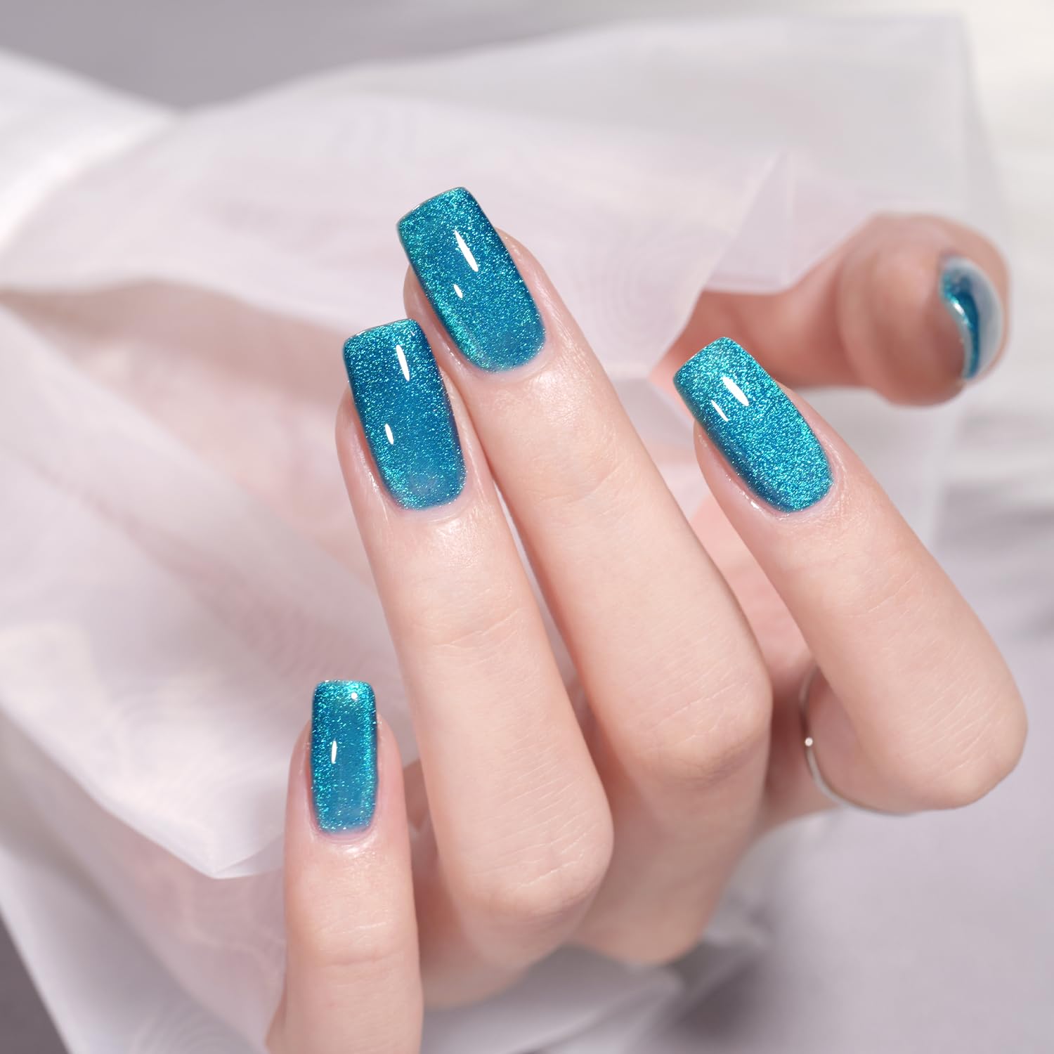 GAOY brush stroke texture showing smooth glitter gel application for even coverage