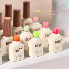 GAOY scale bottles hand comparison illustrating compact 0.22 fl.oz size for travel