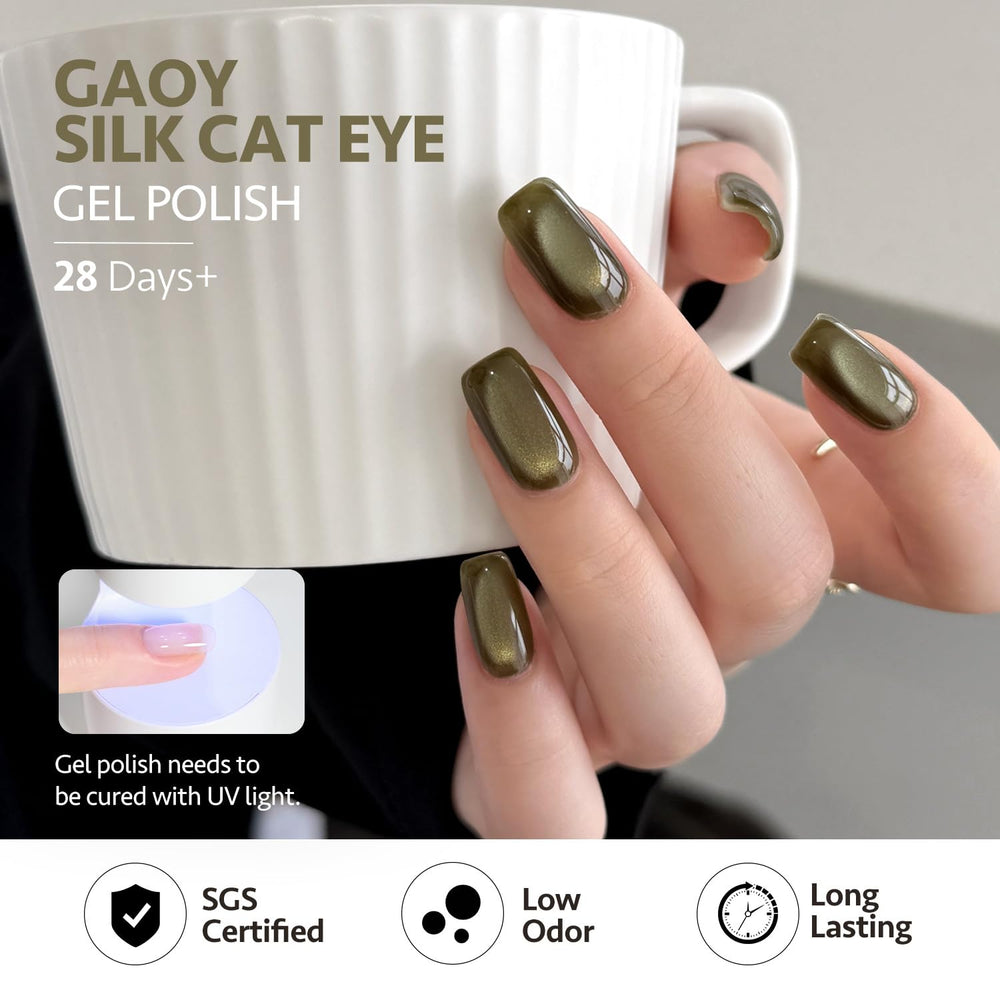 GAOY scale comparison bottle in hand indicating compact 0.25 fl.oz size for travel