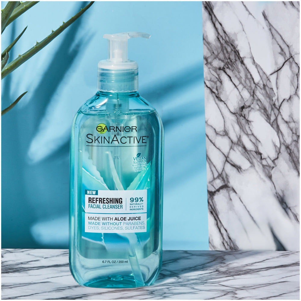 Garnier gel texture on spoon highlighting soothing aloe hydration effect