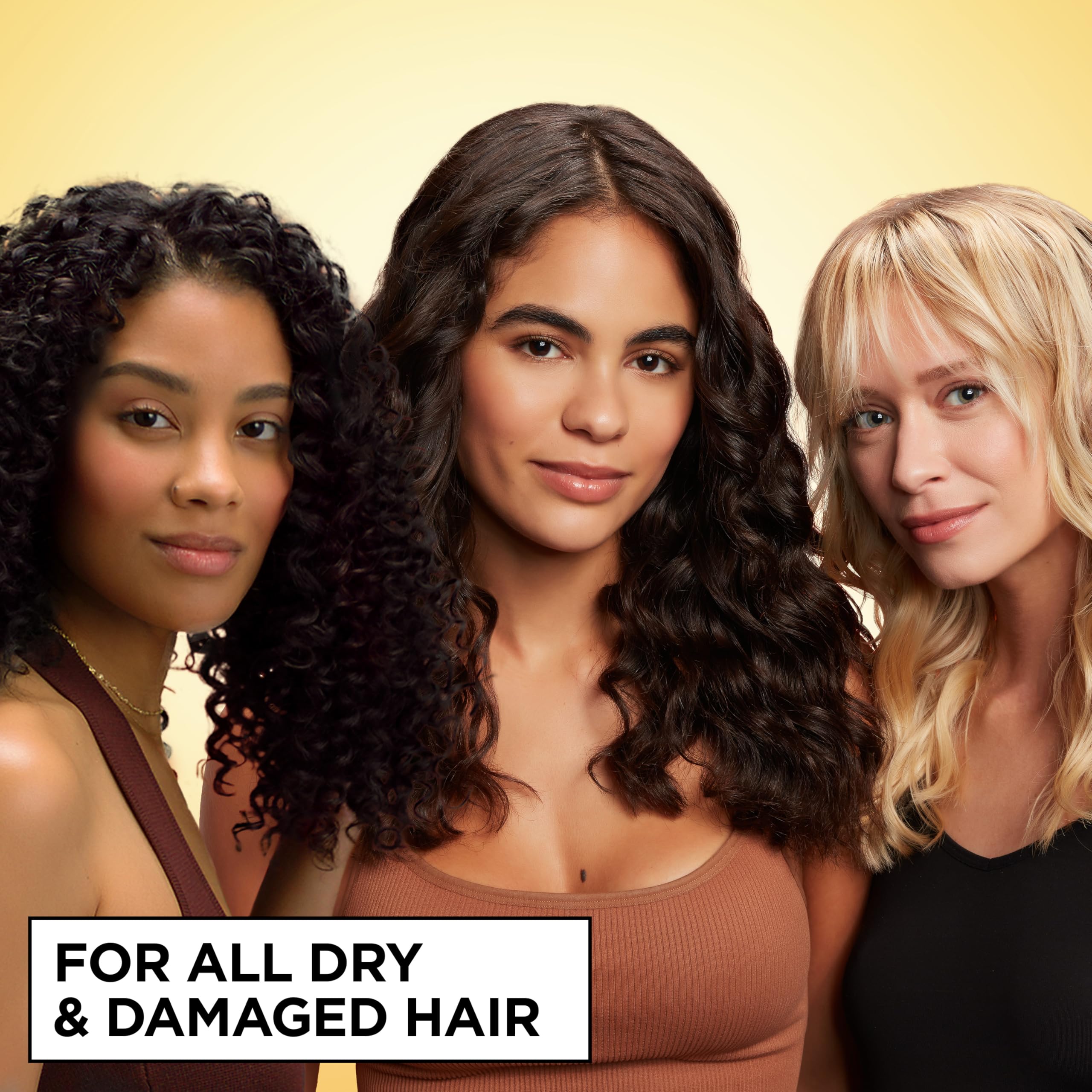 Garnier applying jelly to wet hair for enhanced curl definition