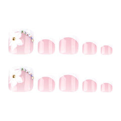 GCSQW pedicure worn with sandals at the beach for stylish summer look