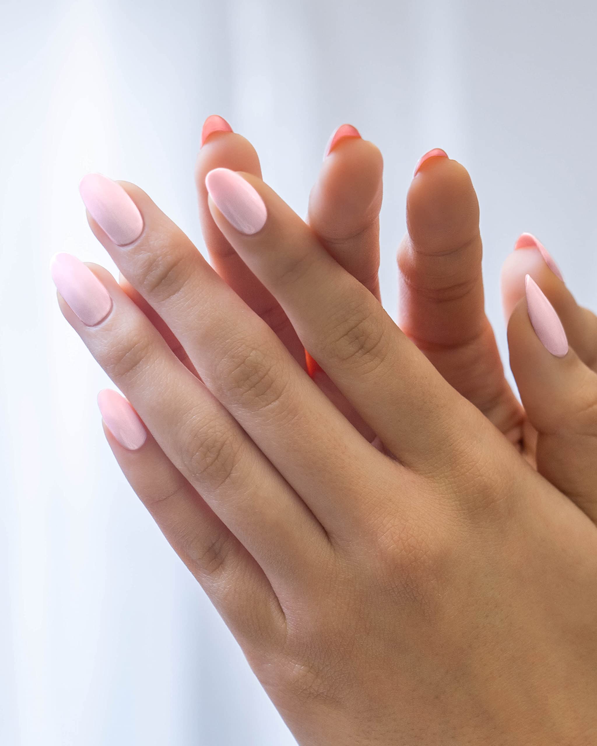 Gelish mini displayed on salon counter demonstrating professional salon performance