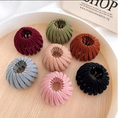 Generic bird nest clip front view showing vintage design and secure hold