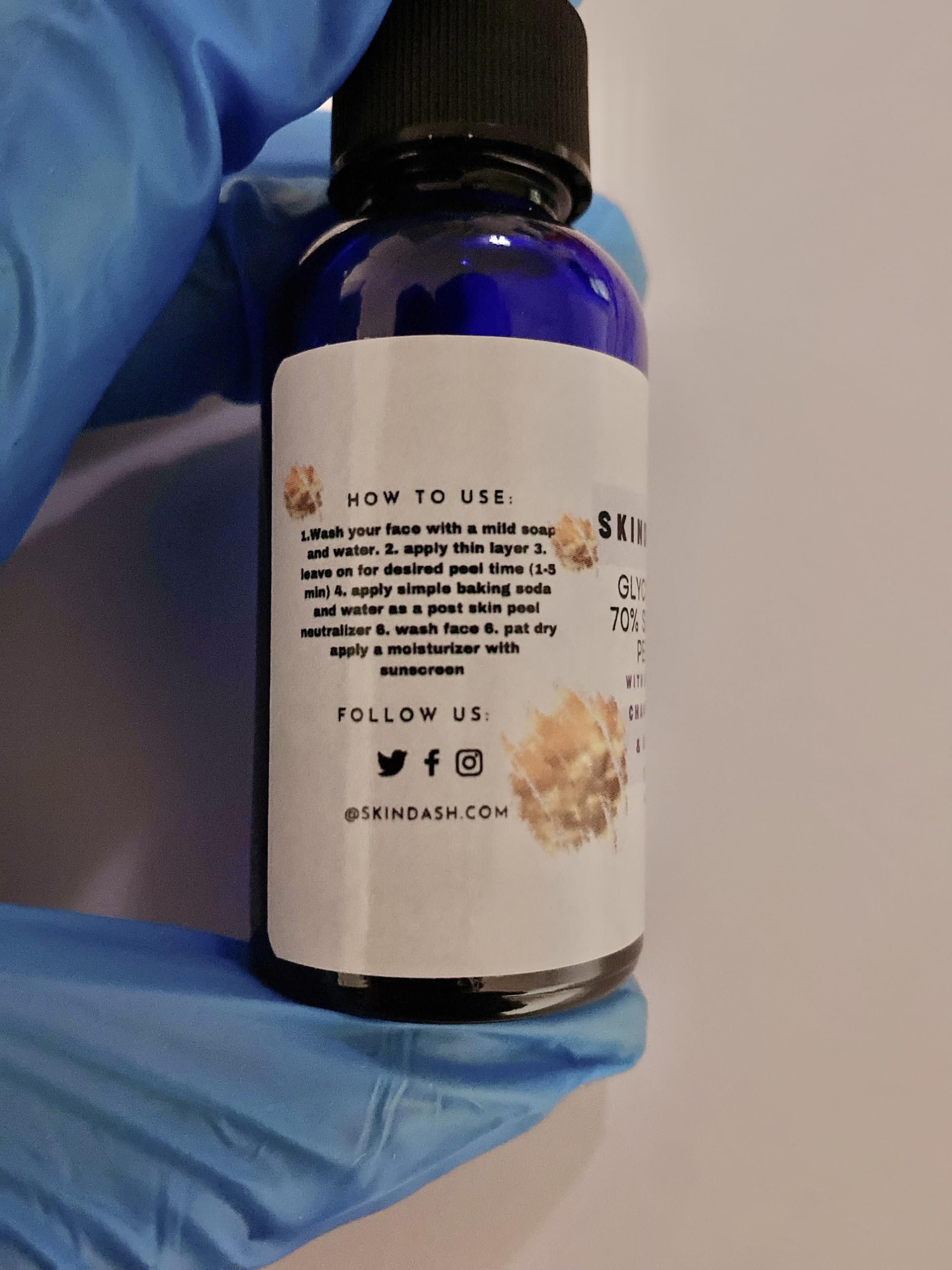 Generic label close-up displaying key ingredients for transparency and informed-use benefit